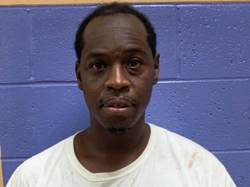 A Preston man wanted by MDOC on sale of cocaine charges led Philadelphia Police on a high-speed chase through the city Monday evening.